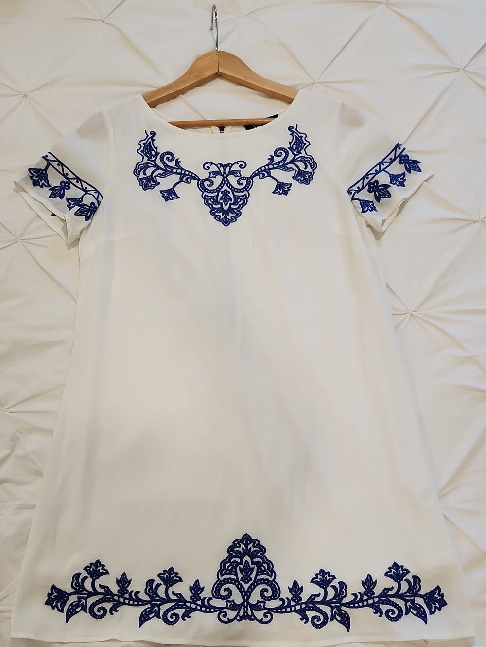 Lulus Tale To Tell Blue & Ivory Embroidered Shift Dress Size M - Picture 6 of 8